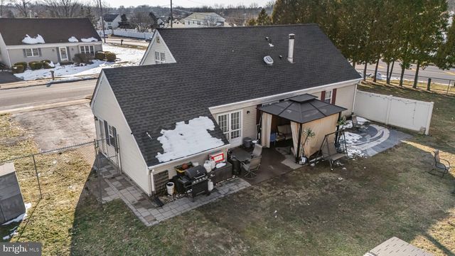 1999 HOLLANDALE DR, Bensalem, PA 19020