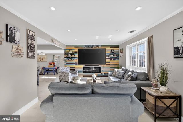 1999 HOLLANDALE DR, Bensalem, PA 19020