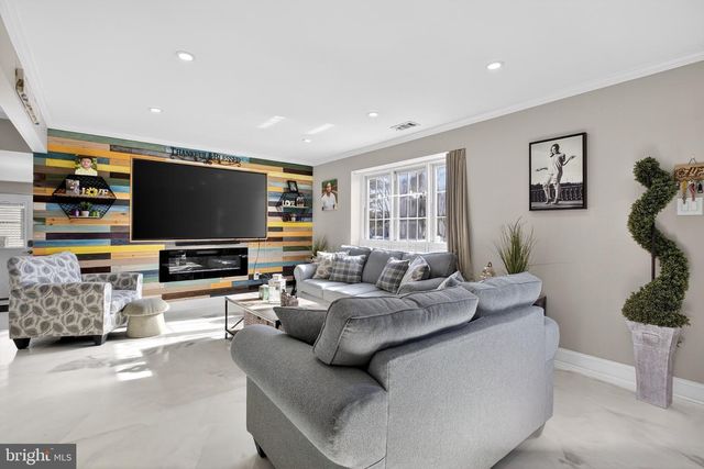 1999 HOLLANDALE DR, Bensalem, PA 19020