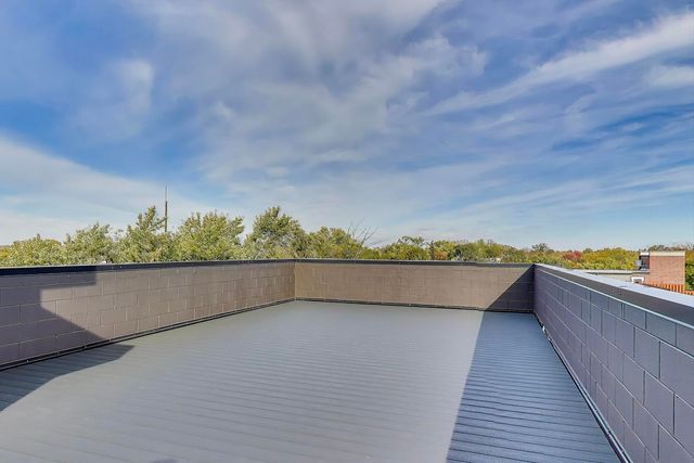 2307 W Foster Avenue 3, Chicago, IL 60625