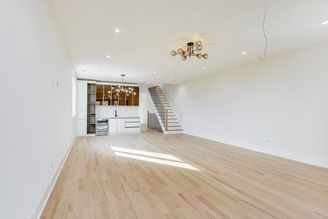 2307 W Foster Avenue 3, Chicago, IL 60625