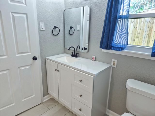 613 Magnolia, Lake Jackson, TX 77566