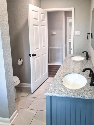 613 Magnolia, Lake Jackson, TX 77566