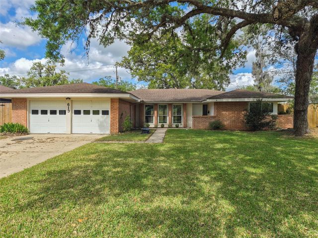 613 Magnolia, Lake Jackson, TX 77566