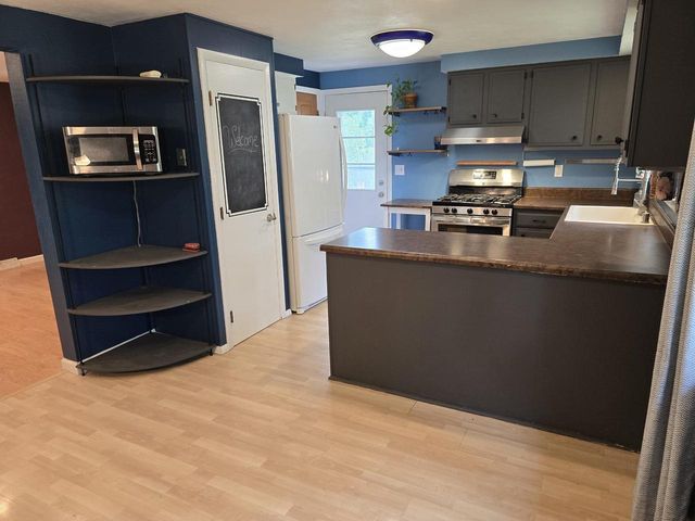 902 Moorland Road, Madison, WI 53713