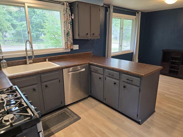902 Moorland Road, Madison, WI 53713