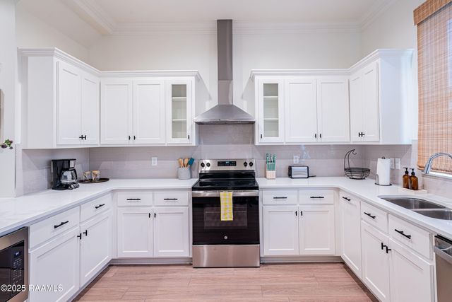 1510 Kaliste Saloom Road 404, Lafayette, LA 70508