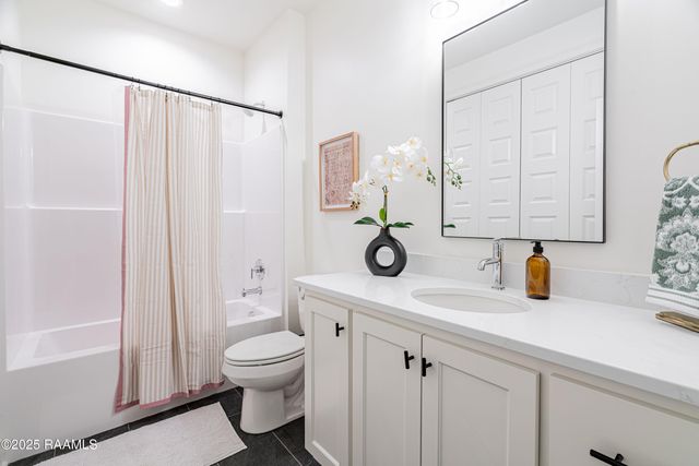 1510 Kaliste Saloom Road 404, Lafayette, LA 70508