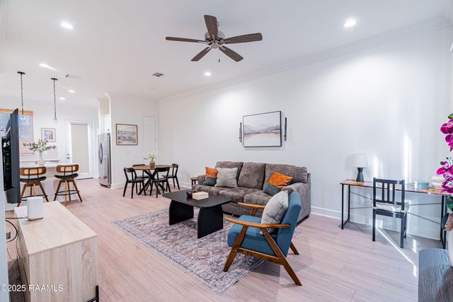 1510 Kaliste Saloom Road 404, Lafayette, LA 70508