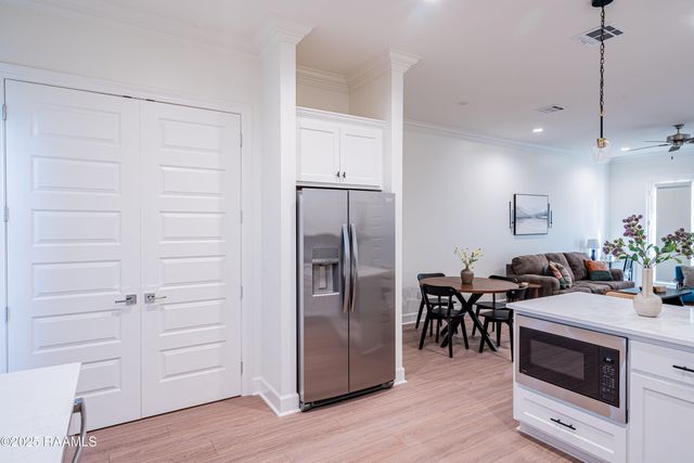 1510 Kaliste Saloom Road 404, Lafayette, LA 70508