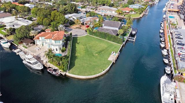 13305 Biscayne Island Terrace, North Miami, FL 33181