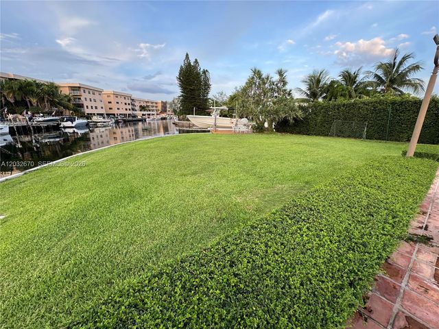 13305 Biscayne Island Terrace, North Miami, FL 33181