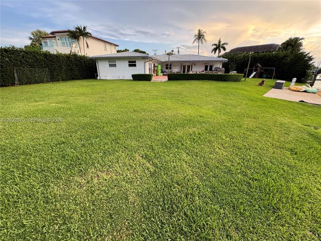 13305 Biscayne Island Terrace, North Miami, FL 33181