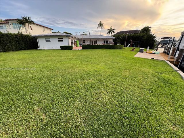 13305 Biscayne Island Terrace, North Miami, FL 33181