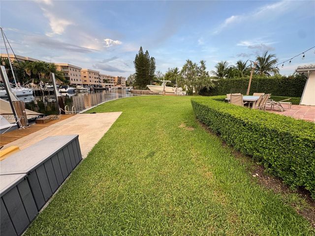 13305 Biscayne Island Terrace, North Miami, FL 33181