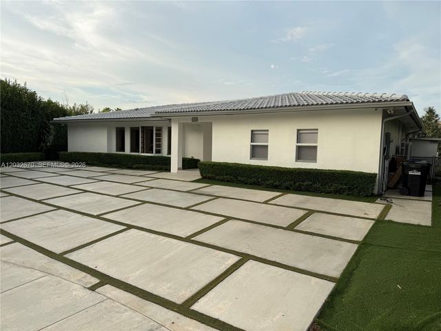 13305 Biscayne Island Terrace, North Miami, FL 33181