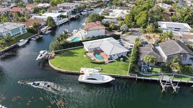 13305 Biscayne Island Terrace, North Miami, FL 33181