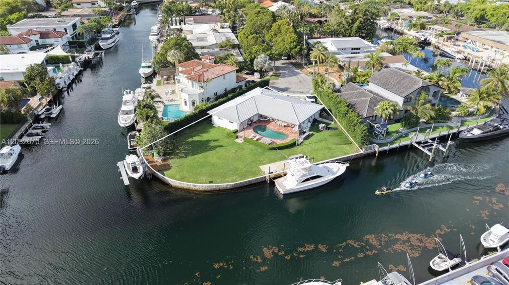 13305 Biscayne Island Terrace, North Miami, FL 33181
