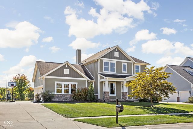 9159 Brookstone Place, Zionsville, IN 46077