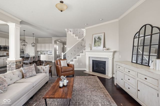 9159 Brookstone Place, Zionsville, IN 46077