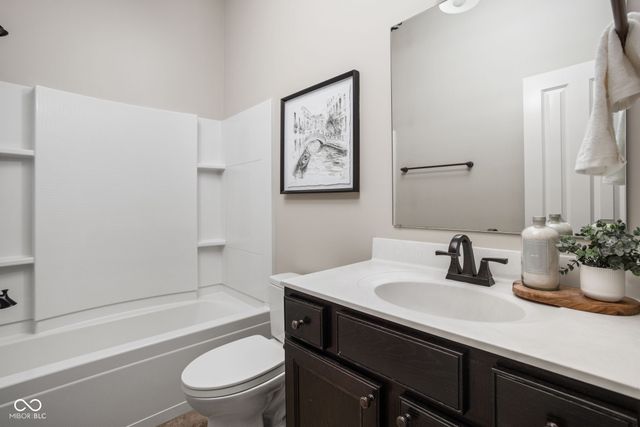 9159 Brookstone Place, Zionsville, IN 46077