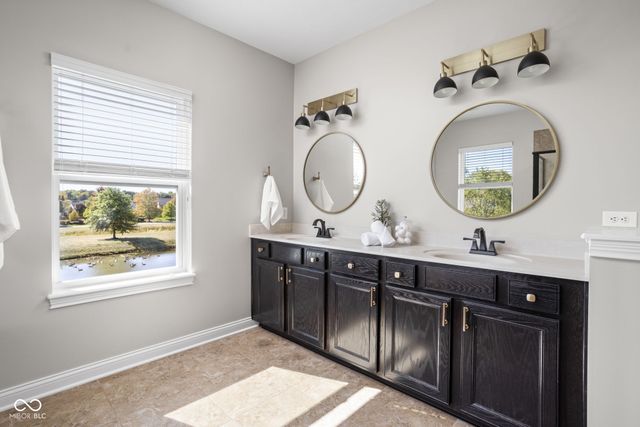 9159 Brookstone Place, Zionsville, IN 46077