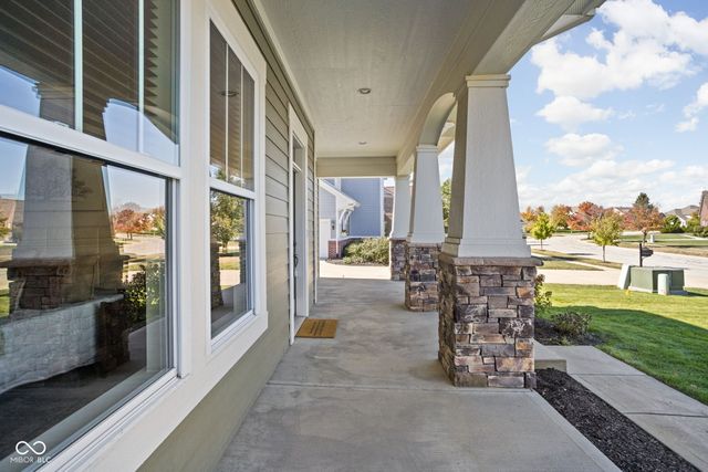 9159 Brookstone Place, Zionsville, IN 46077