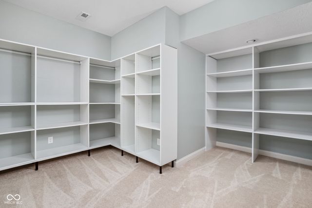 9159 Brookstone Place, Zionsville, IN 46077