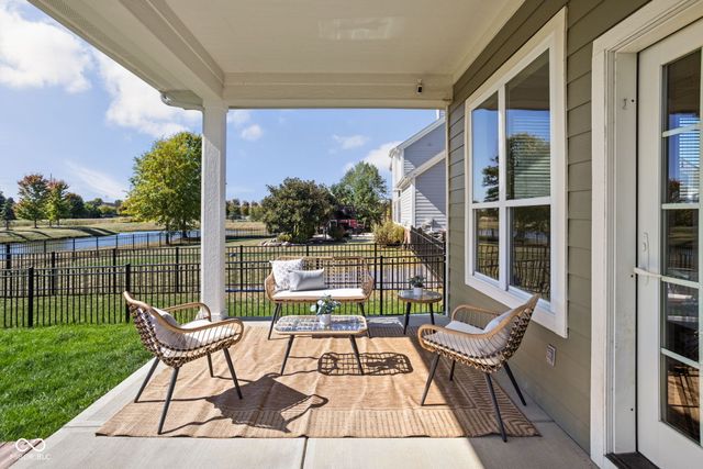 9159 Brookstone Place, Zionsville, IN 46077