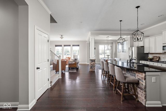 9159 Brookstone Place, Zionsville, IN 46077