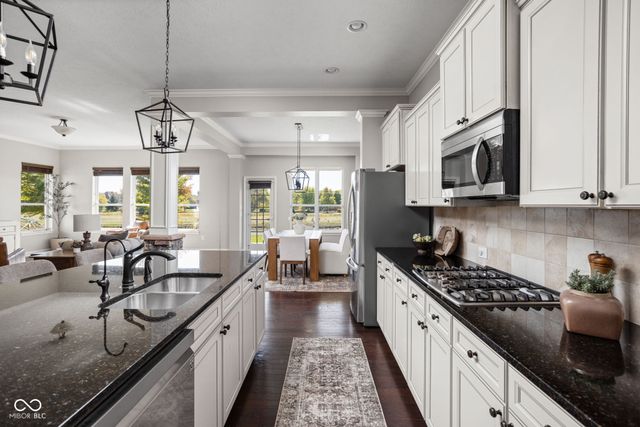 9159 Brookstone Place, Zionsville, IN 46077