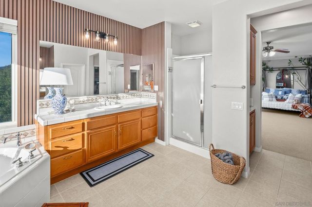 624 Ridgemont Cir, Escondido, CA 92027