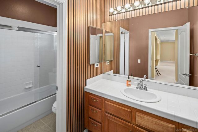 624 Ridgemont Cir, Escondido, CA 92027