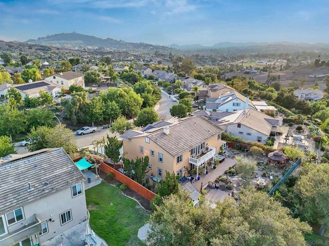 624 Ridgemont Cir, Escondido, CA 92027