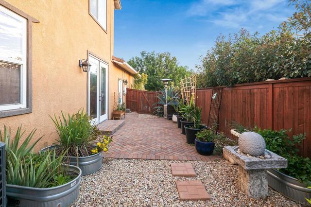 624 Ridgemont Cir, Escondido, CA 92027