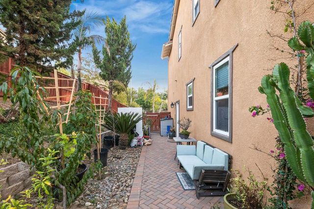 624 Ridgemont Cir, Escondido, CA 92027