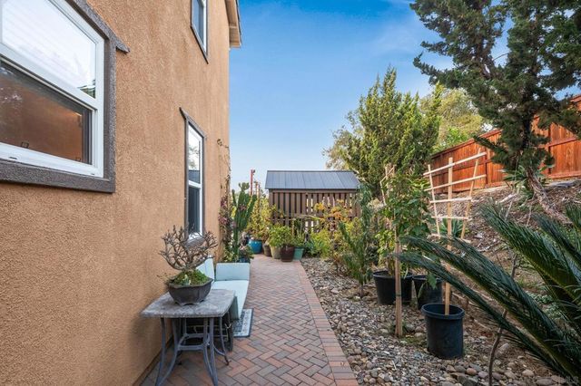 624 Ridgemont Cir, Escondido, CA 92027