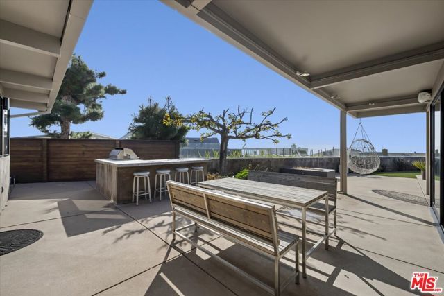 18131 Kingsport Drive, Malibu, CA 90265