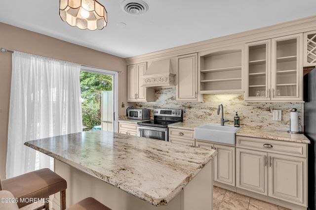 12 Vermont Way, Whiting, NJ 08759