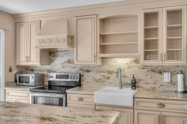 12 Vermont Way, Whiting, NJ 08759