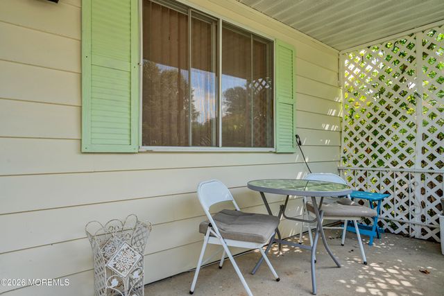 12 Vermont Way, Whiting, NJ 08759