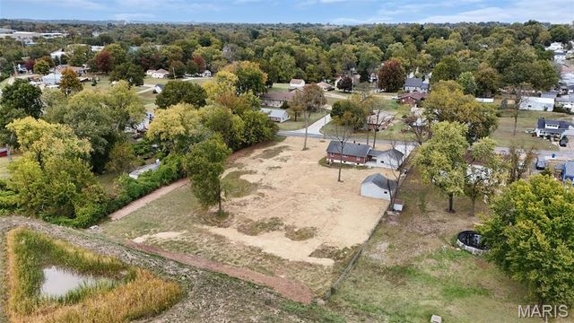 316 Harding Avenue, Maryland Heights, MO 63043