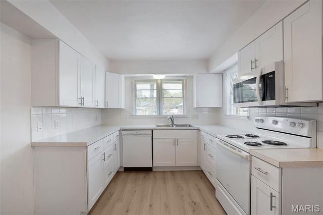 316 Harding Avenue, Maryland Heights, MO 63043