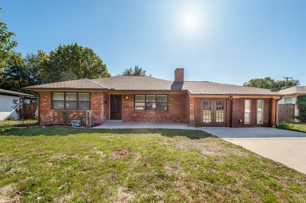 2952 Lavita Lane, Farmers Branch, TX 75234