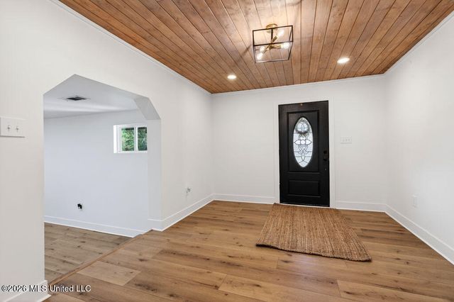 901 De La Pointe Drive, Gautier, MS 39553
