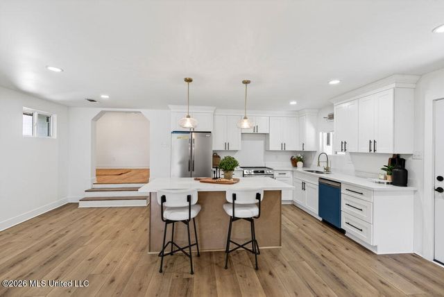 901 De La Pointe Drive, Gautier, MS 39553