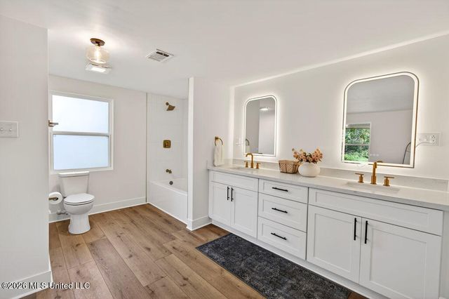 901 De La Pointe Drive, Gautier, MS 39553