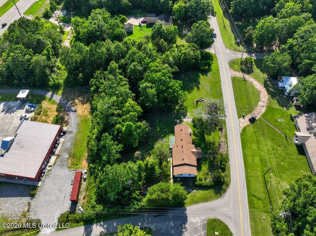 901 De La Pointe Drive, Gautier, MS 39553