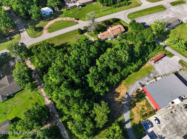 901 De La Pointe Drive, Gautier, MS 39553