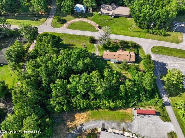 901 De La Pointe Drive, Gautier, MS 39553